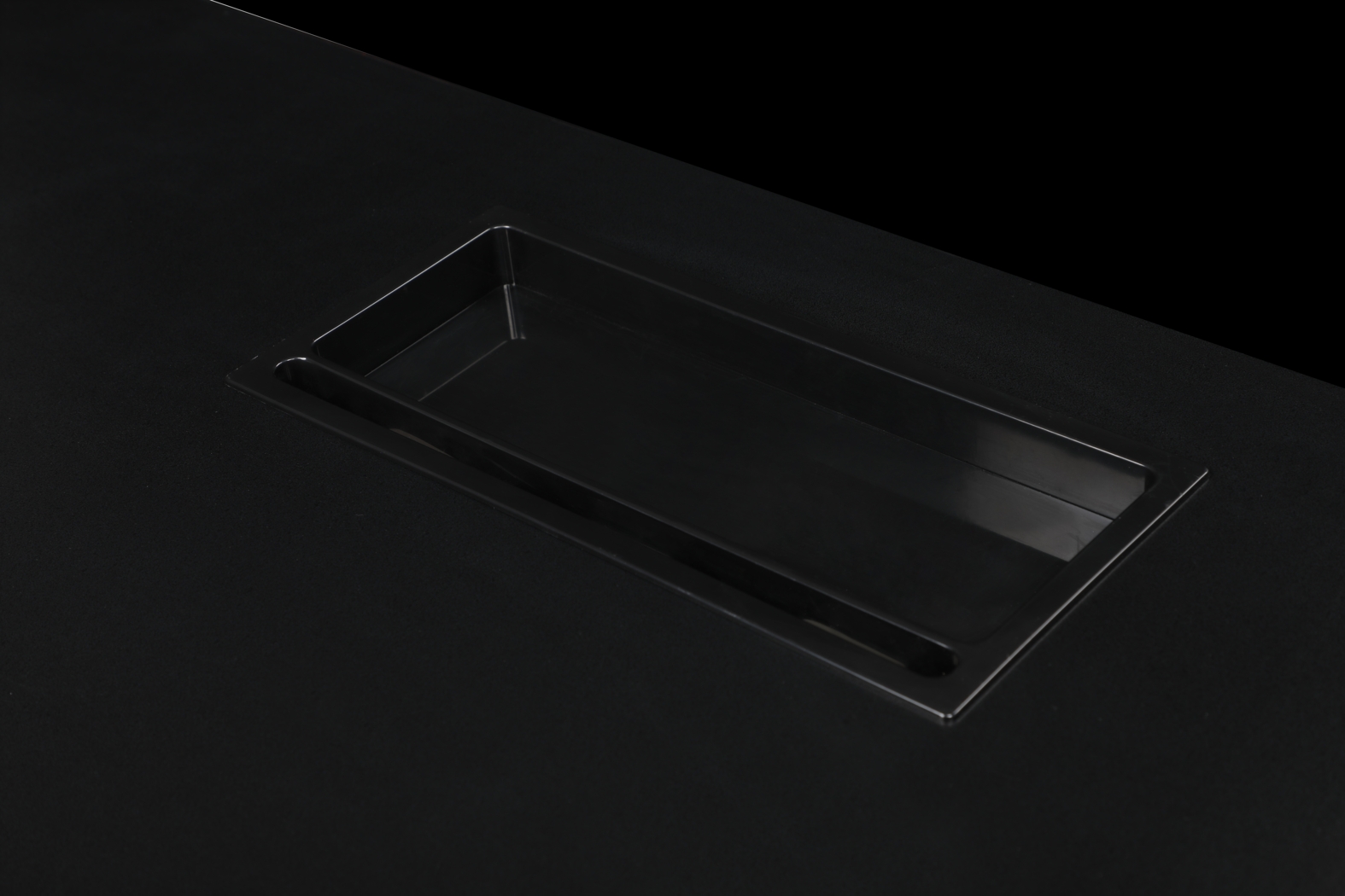 Arya Black/Red L-shaped Gaming Desk - Thumbnail - Image 8