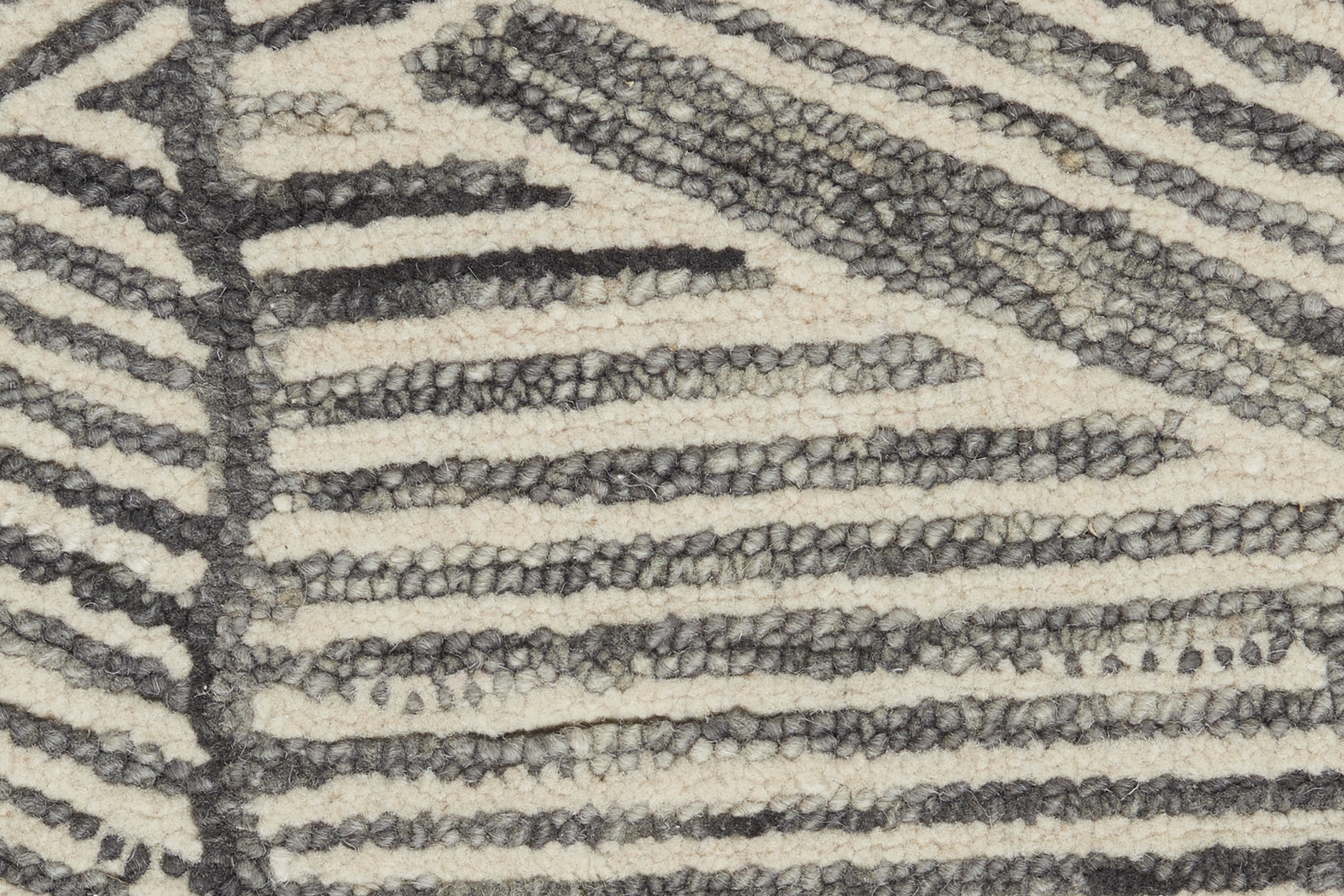 Aryla White 7'9 x 9'9 Rug - Thumbnail - Image 6