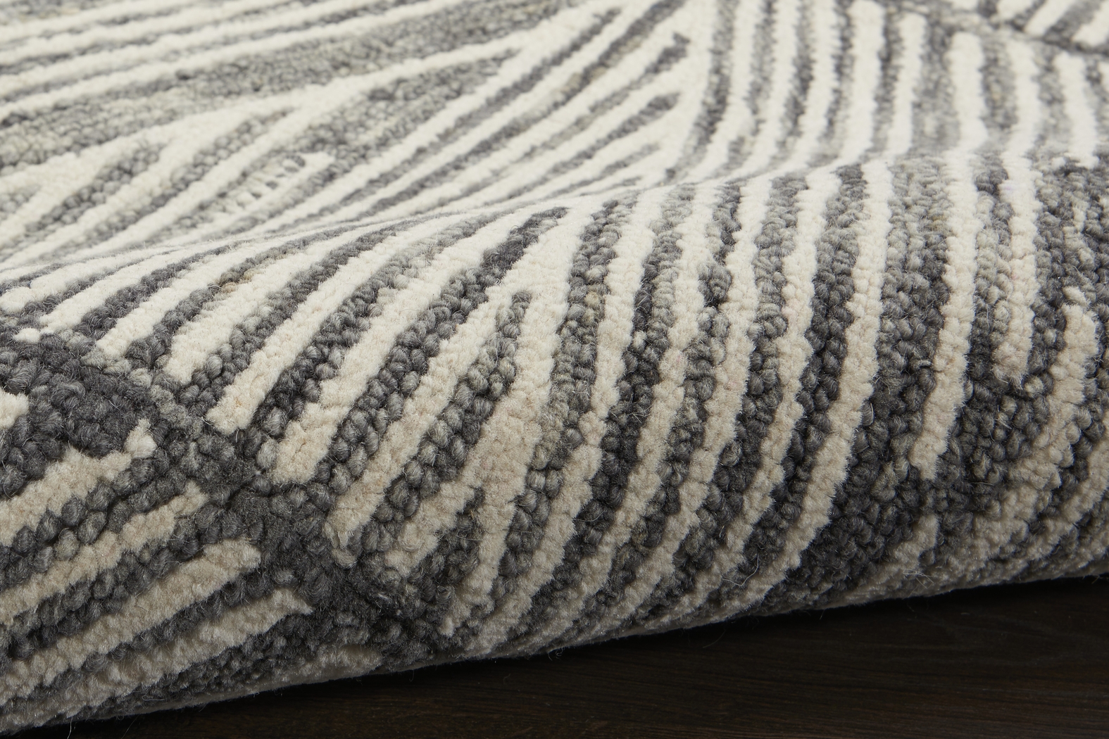 Aryla White 7'9 x 9'9 Rug - Thumbnail - Image 9