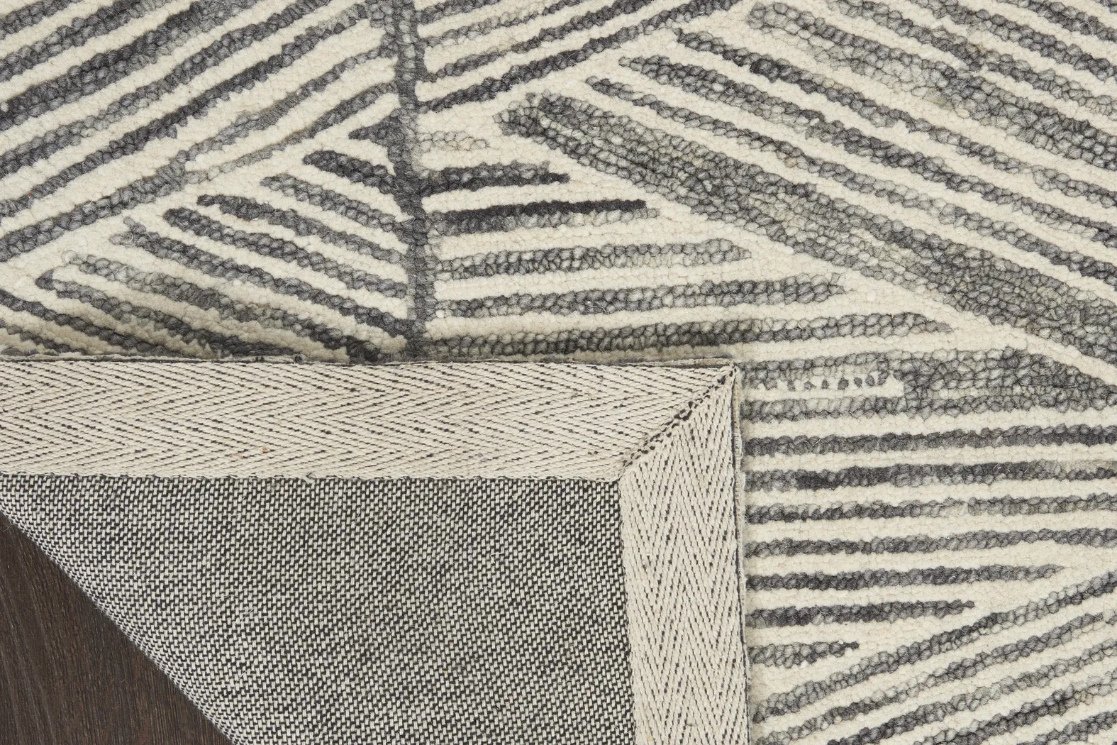 Aryla Gray/White 2'3 x 7'6 Rug - Thumbnail - Image 4