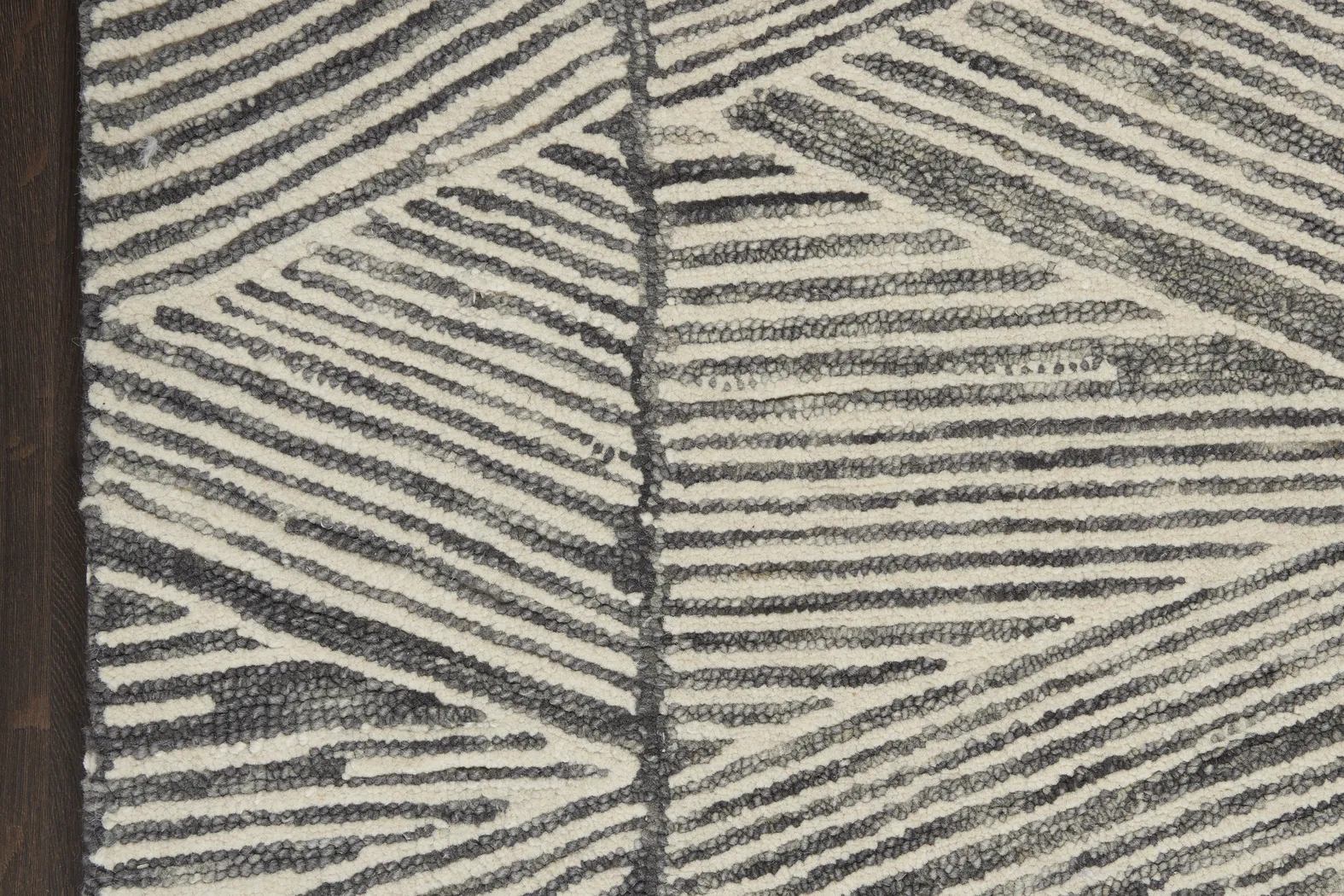 Aryla Gray/White 8'3 x 11'6 Rug - Thumbnail - Image 4