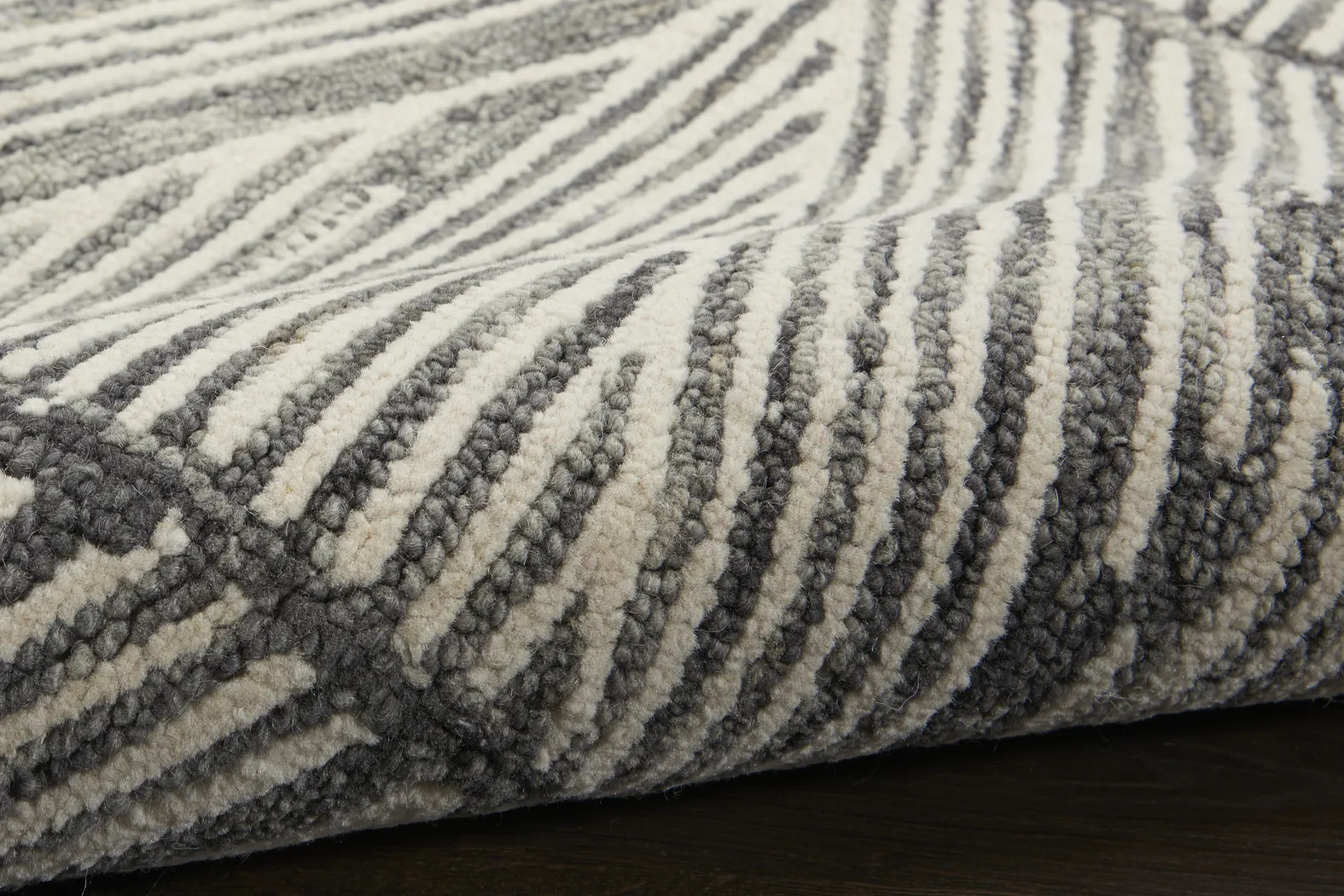 Aryla Gray/White 8'3 x 11'6 Rug - Thumbnail - Image 9