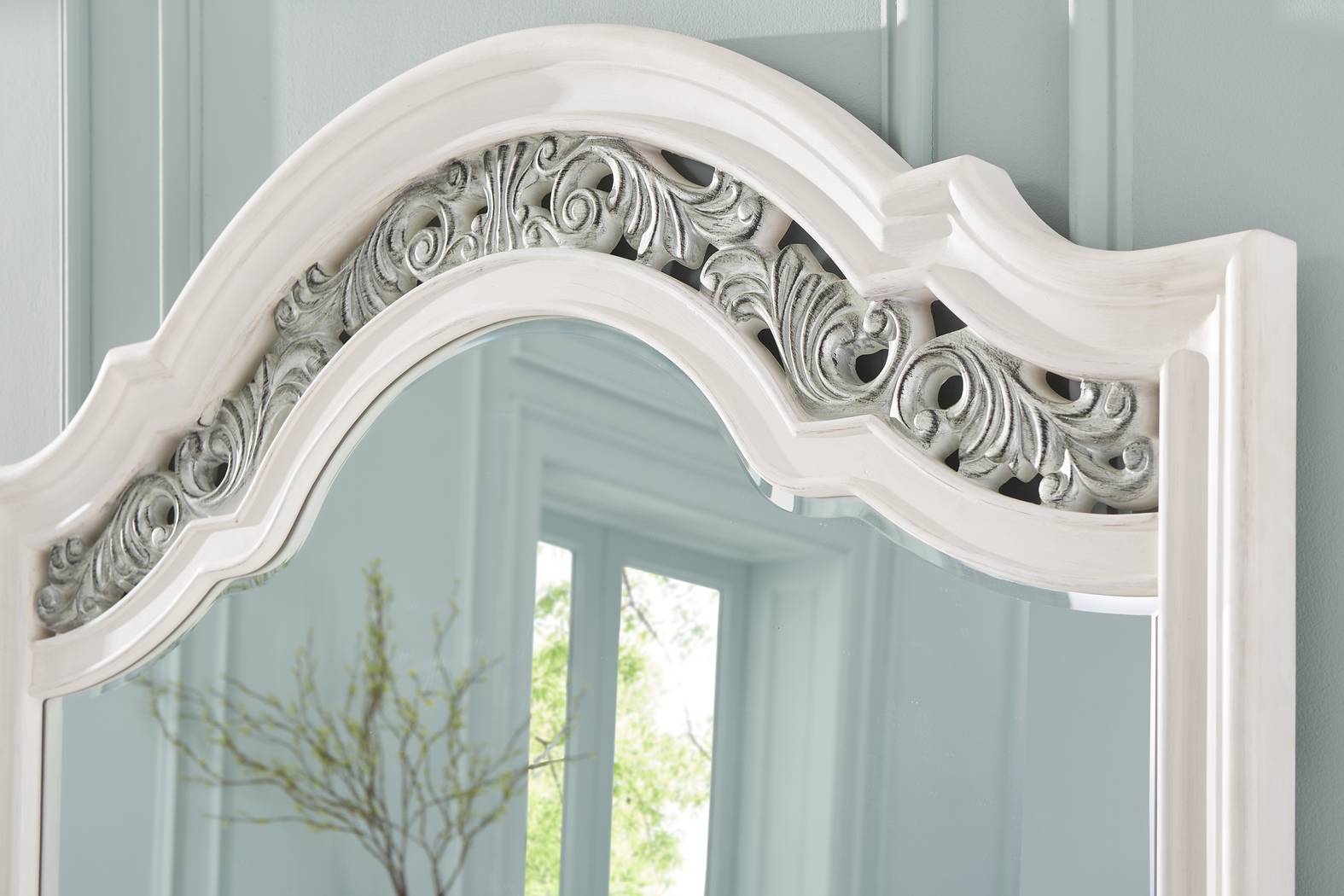 Augustine White Mirror - Thumbnail - Image 3