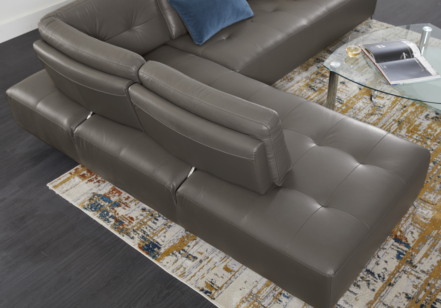 Avellino Gray Leather 5 Pc Sectional Living Room - Thumbnail - Image 6