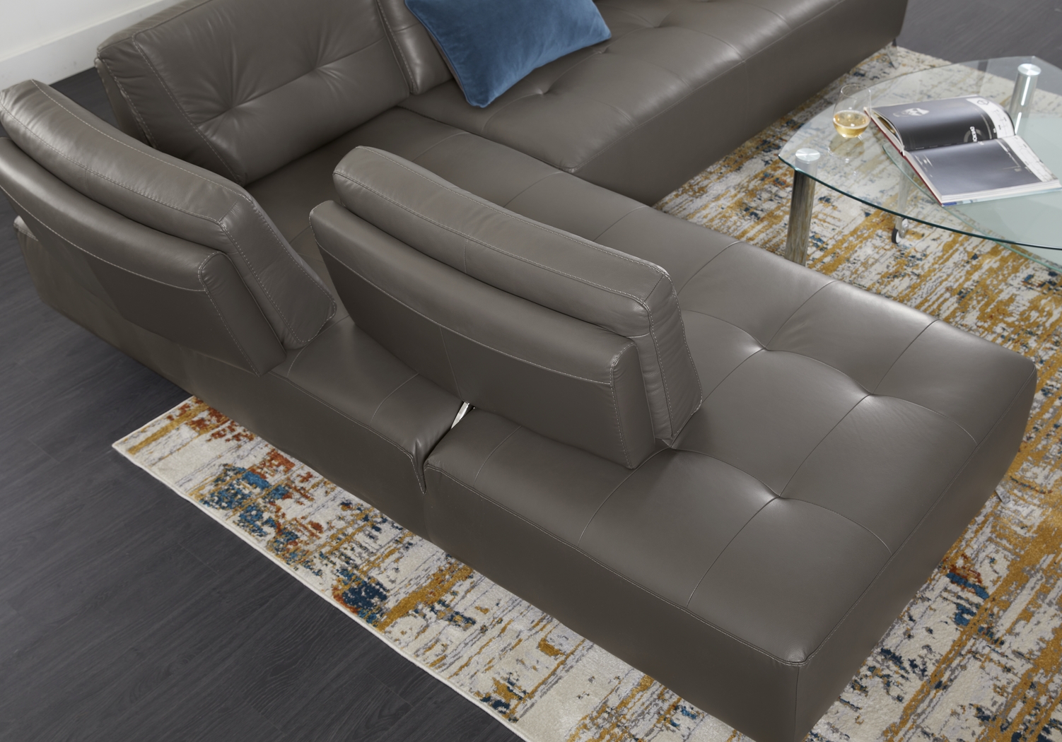 Avellino Gray Leather 5 Pc Sectional Living Room - Thumbnail - Image 7