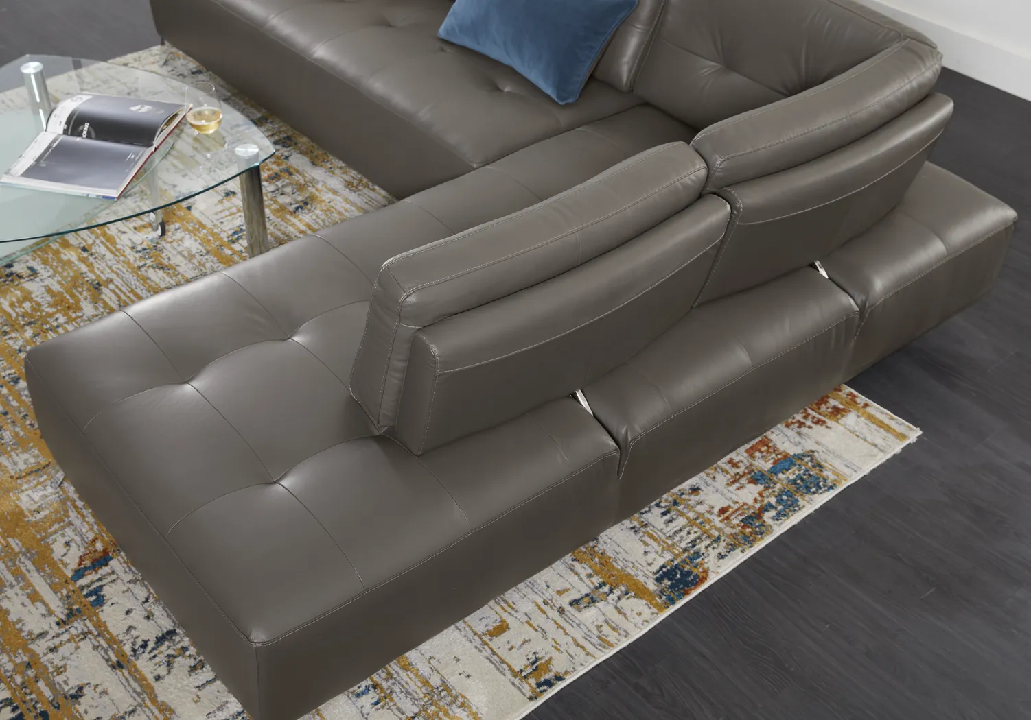 Avellino Gray Leather 5 Pc Sectional Living Room - Thumbnail - Image 6