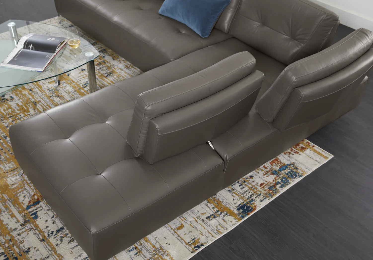 Avellino Gray Leather 5 Pc Sectional Living Room - Thumbnail - Image 7