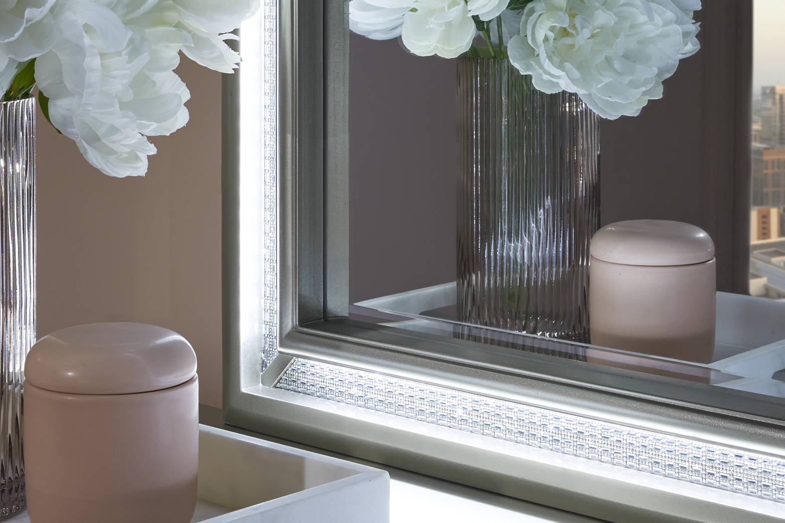 Avery Silver Mirror - Thumbnail - Image 4