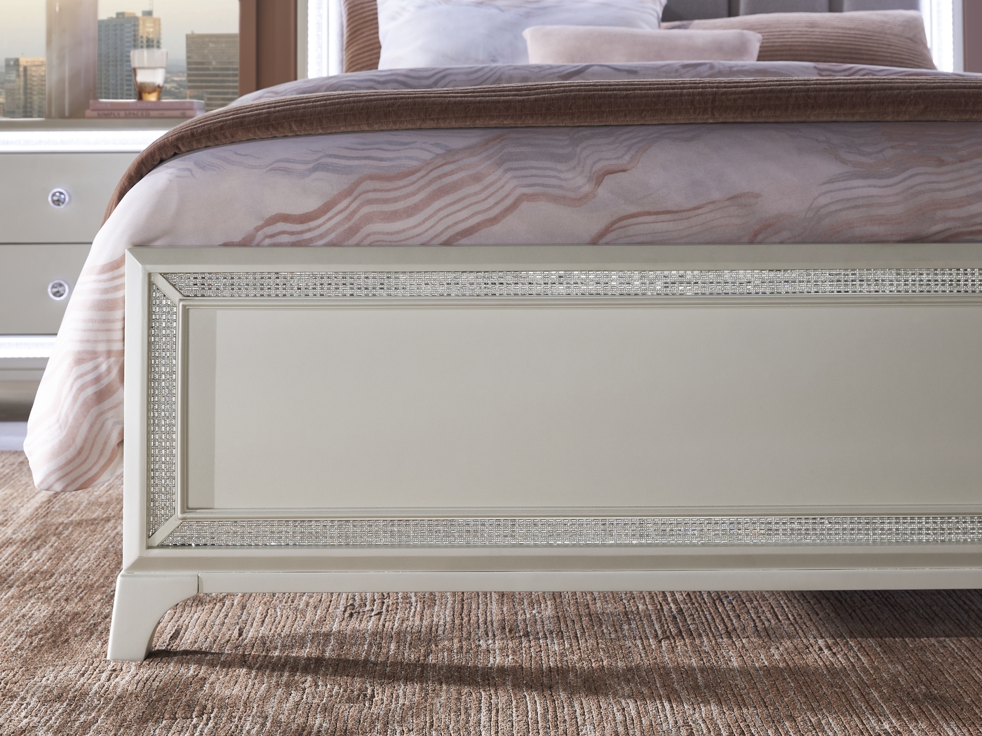 Avery White 5 Pc King Bedroom - Thumbnail - Image 6