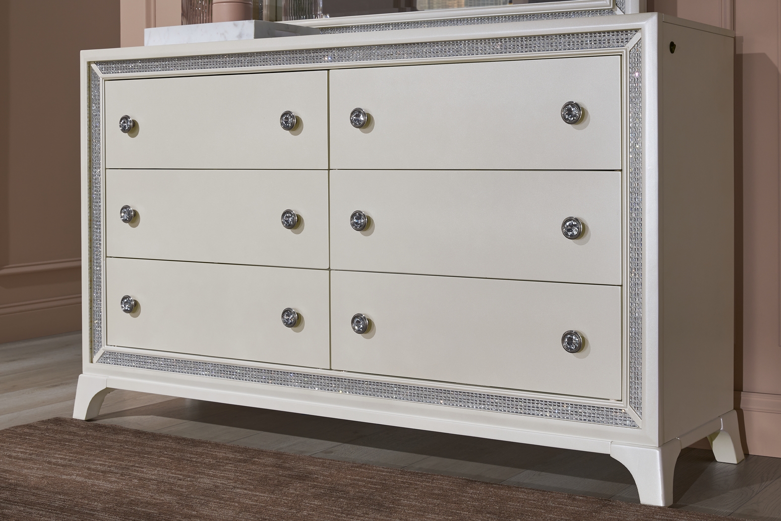 Avery White 7 Pc Queen Bedroom - Thumbnail - Image 9