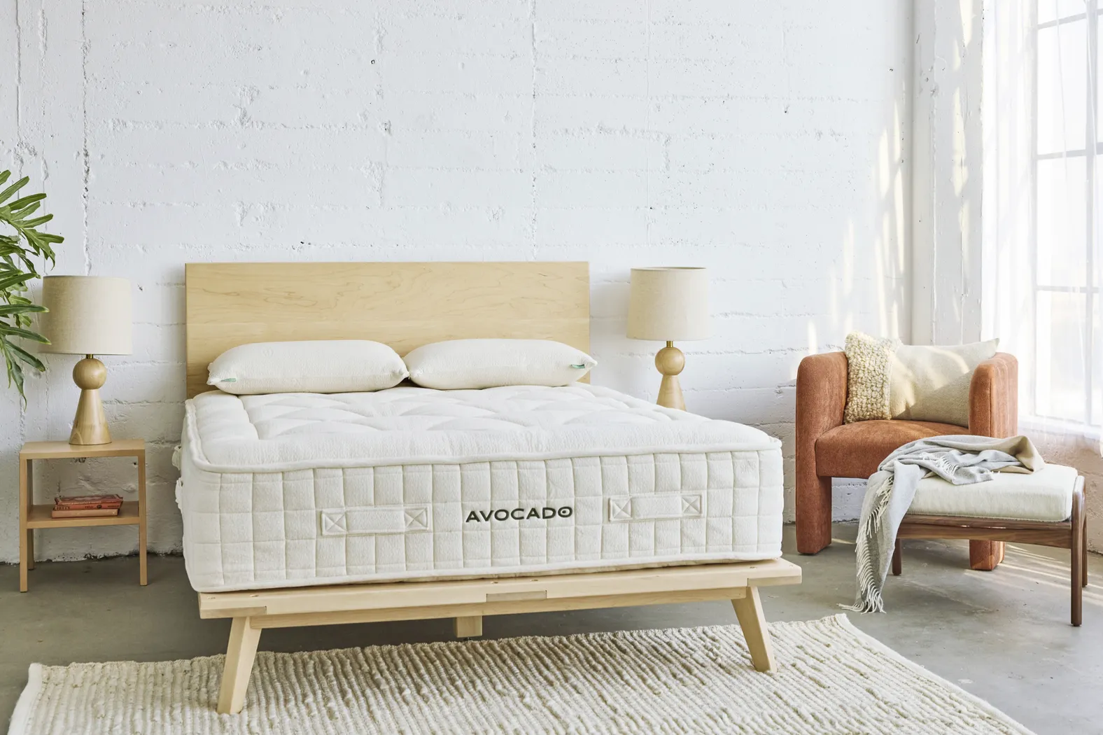 Avocado Luxury Organic Tight Top King Mattress - Thumbnail - Image 2