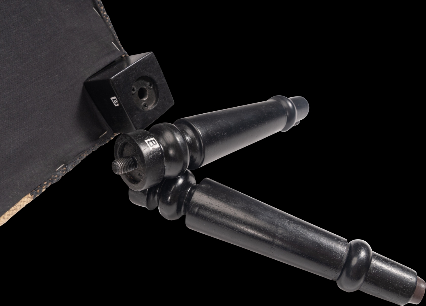 Baeye Tan/Black Bench - Thumbnail - Image 4