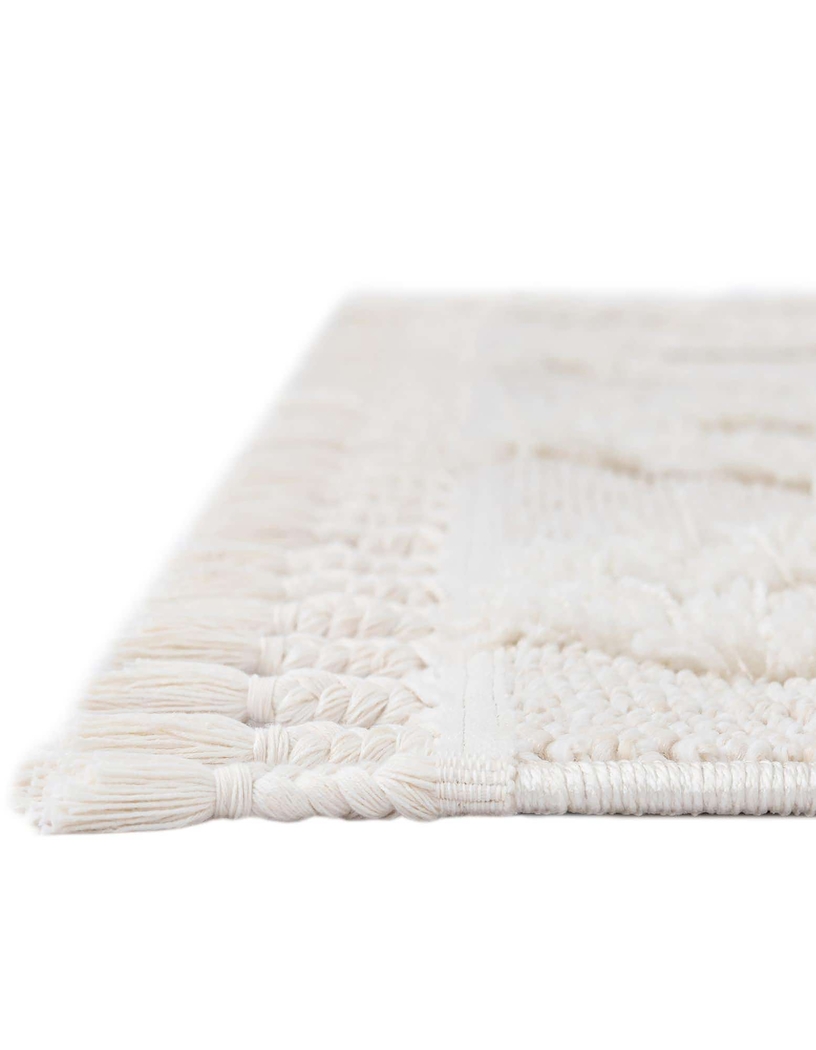 Bahari Ivory 7'10 x 10' Rug - Thumbnail - Image 9