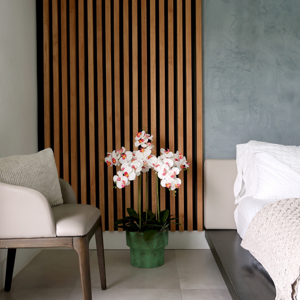 Balsinger II White Silk Floral - Thumbnail - Image 2