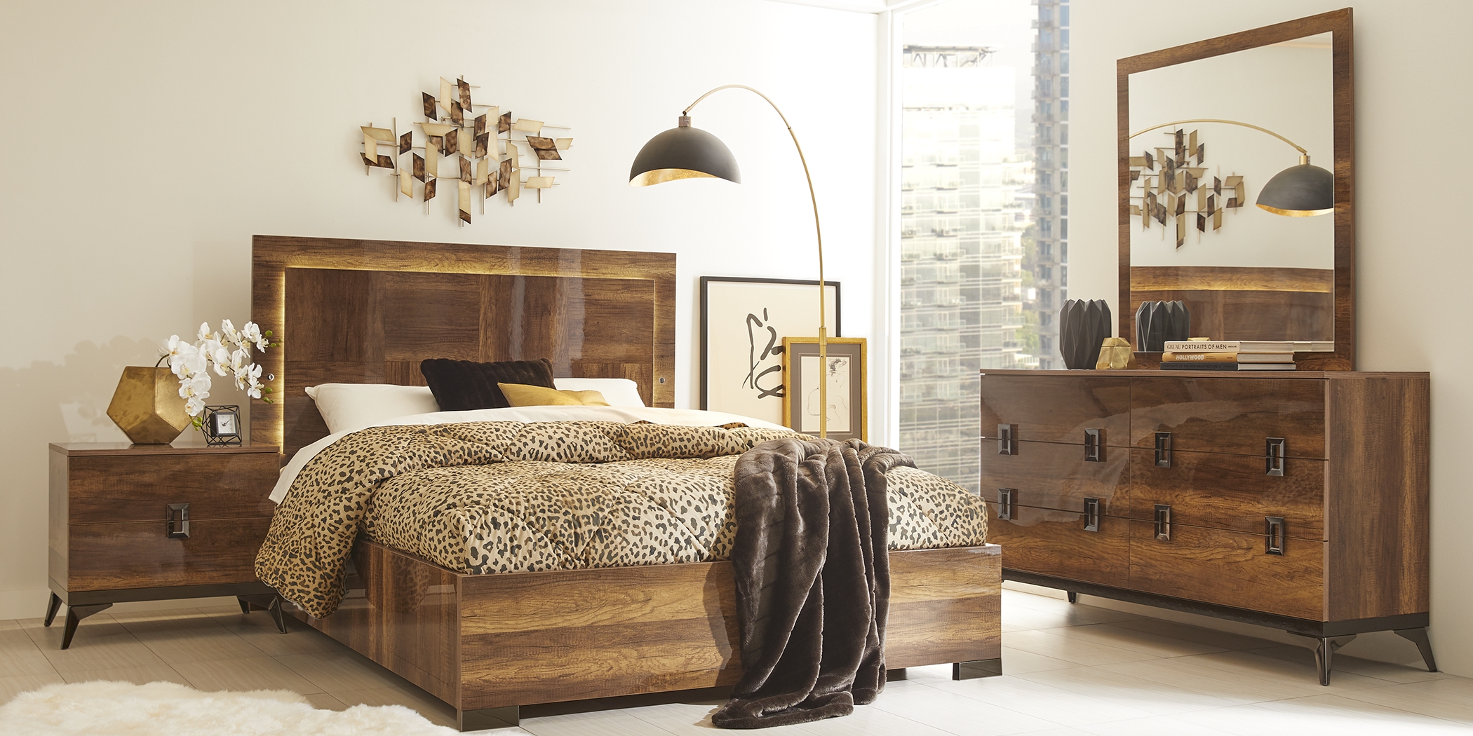 Barceloneta Walnut 3 Pc King Panel Bed - Thumbnail - Image 2