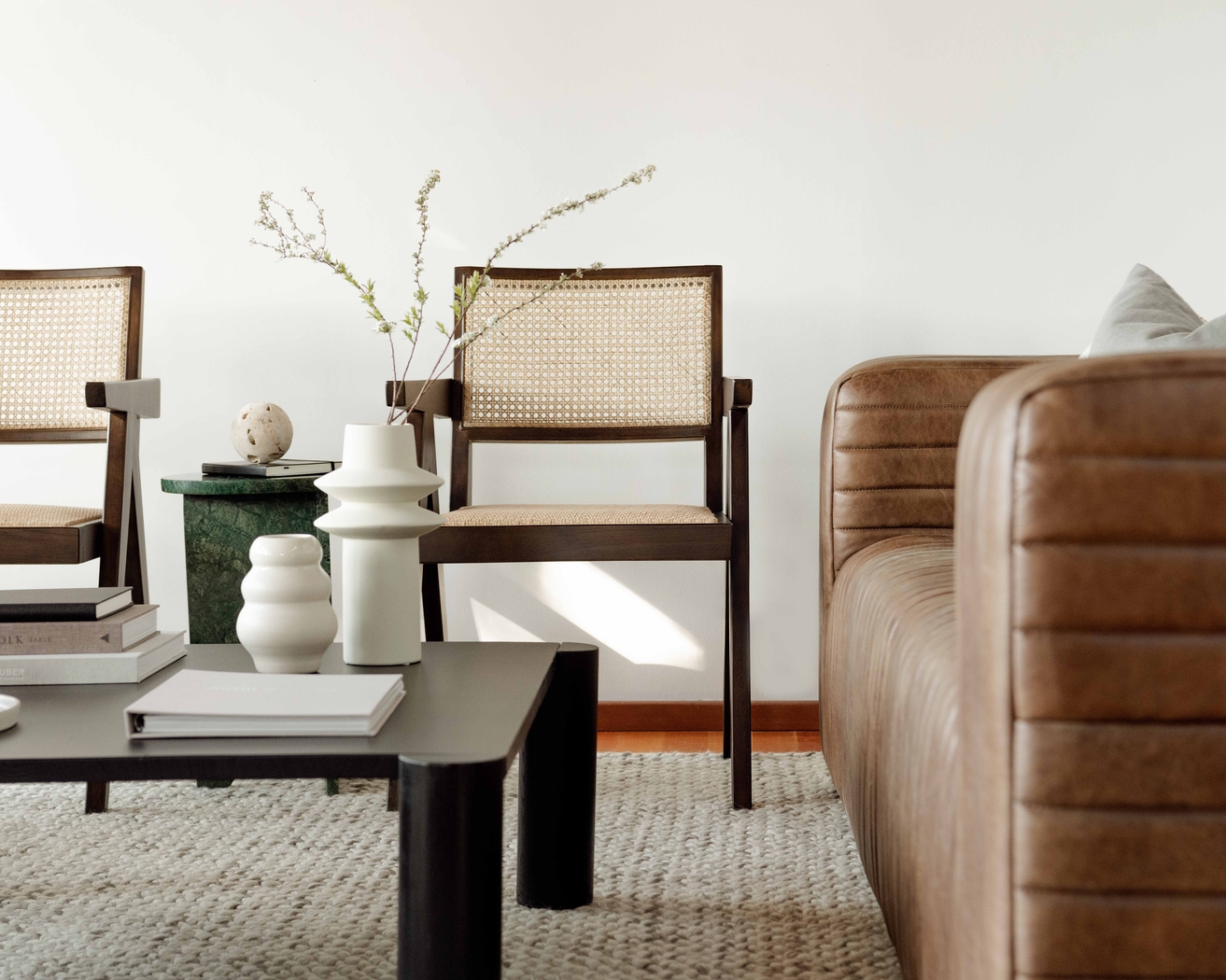 Barella Black Cocktail Table - Thumbnail - Image 11