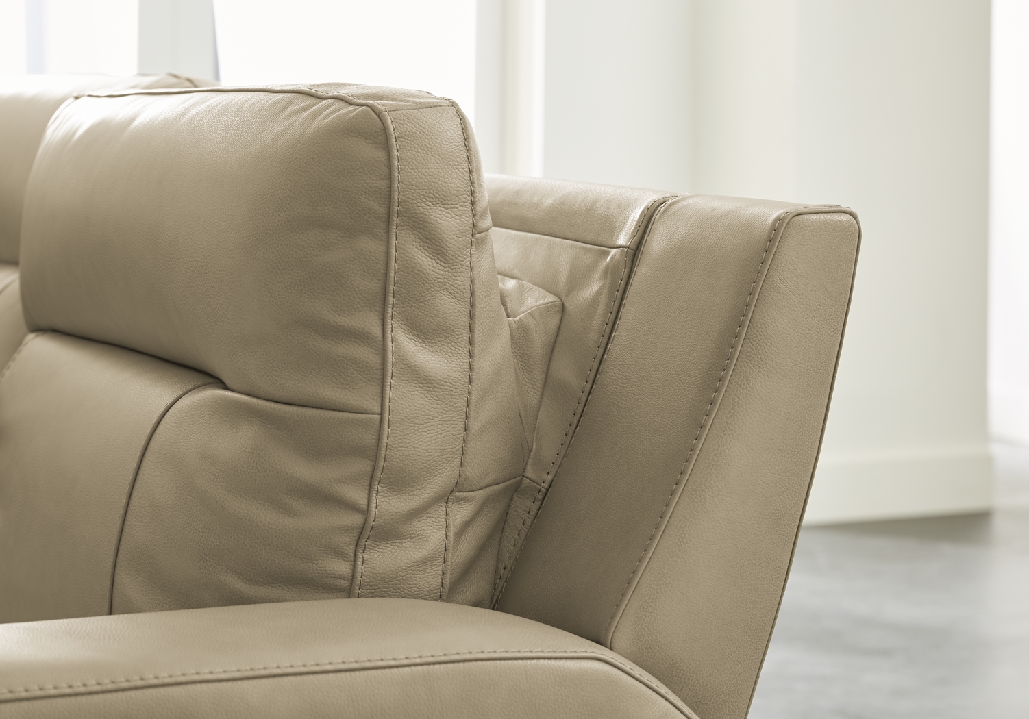 Bargotti Stone Leather 9 Pc Dual Power Reclining Sectional Living Room - Thumbnail - Image 6