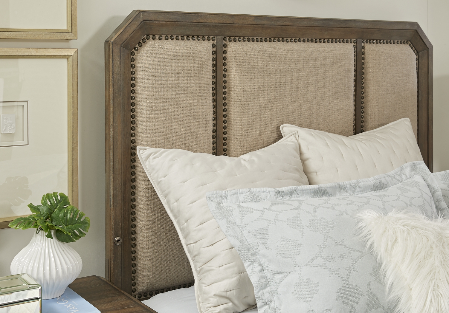 Barriston Trail Brown 3 Pc Queen Panel Bed with Storage - Thumbnail - Image 4