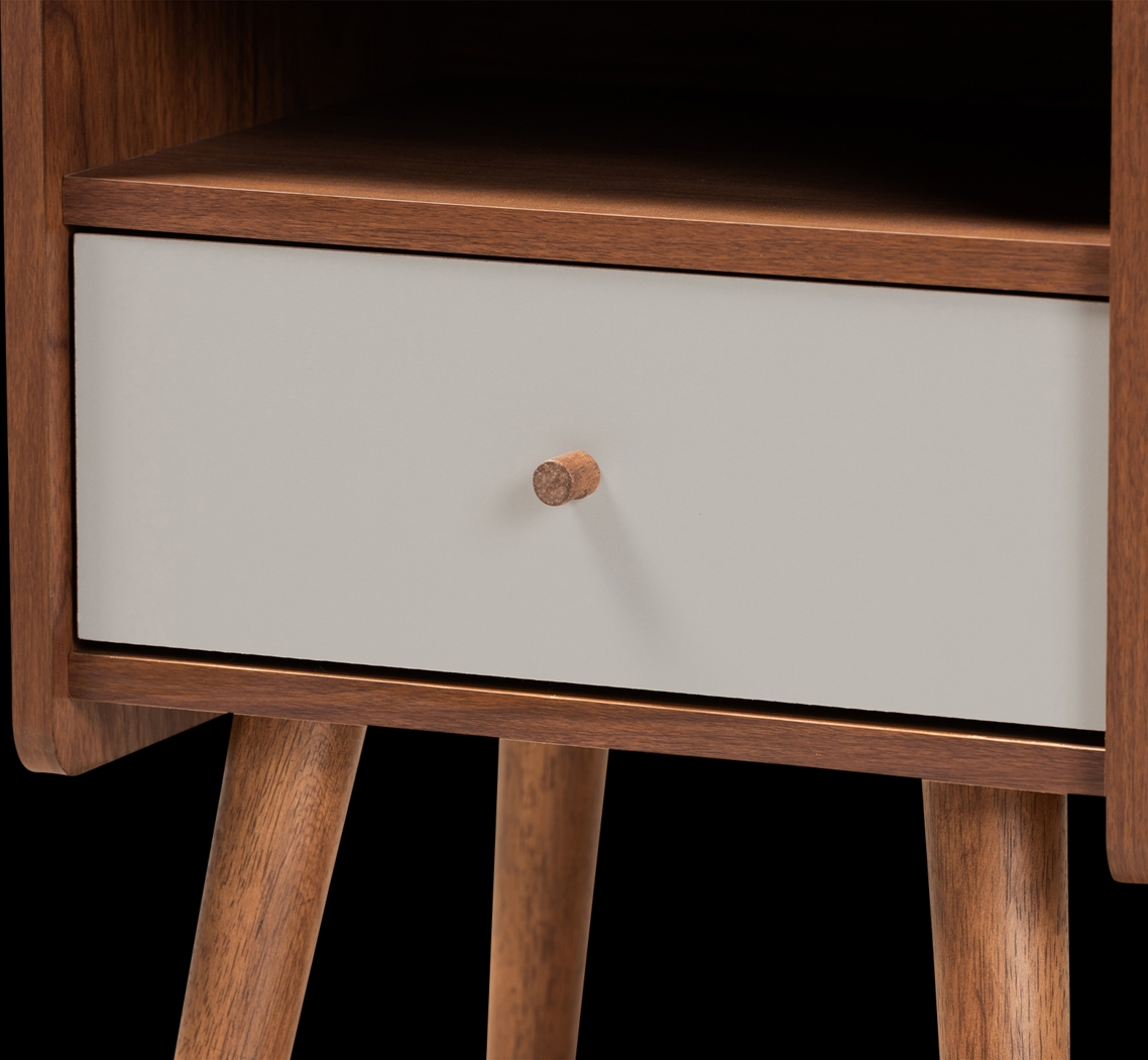 Bayfair Brown End Table - Thumbnail - Image 5