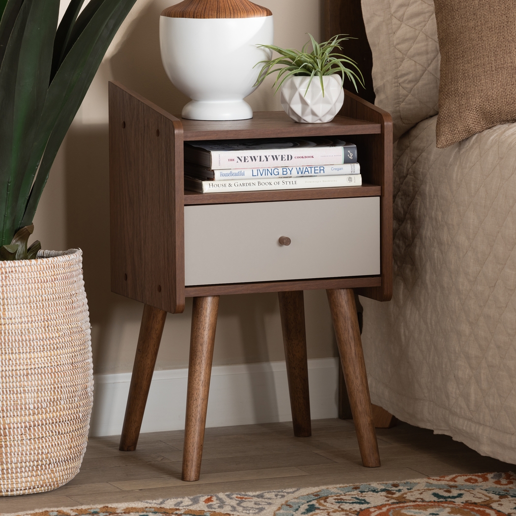 Bayfair Brown End Table - Thumbnail - Image 8