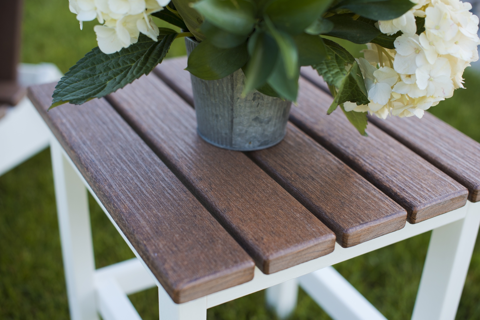 Bayfield Park Natural White and Mocha Outdoor Side Table - Thumbnail - Image 6