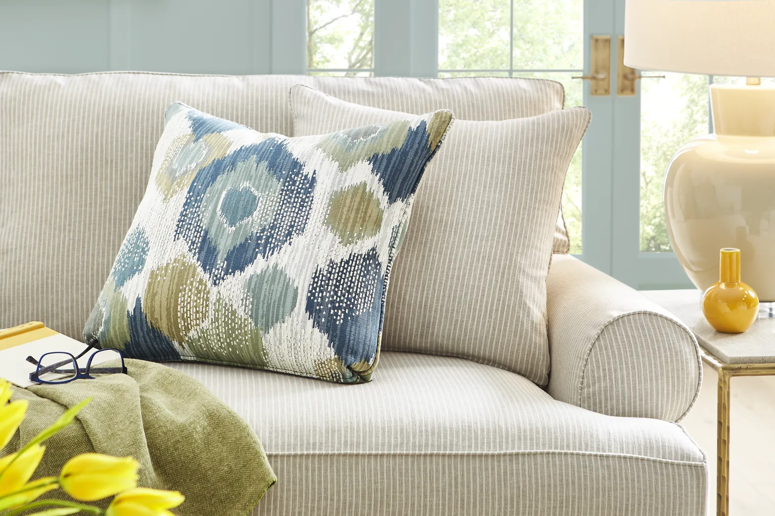 Beachside Walk Pearl Slipcover Sleeper Sofa - Thumbnail - Image 4