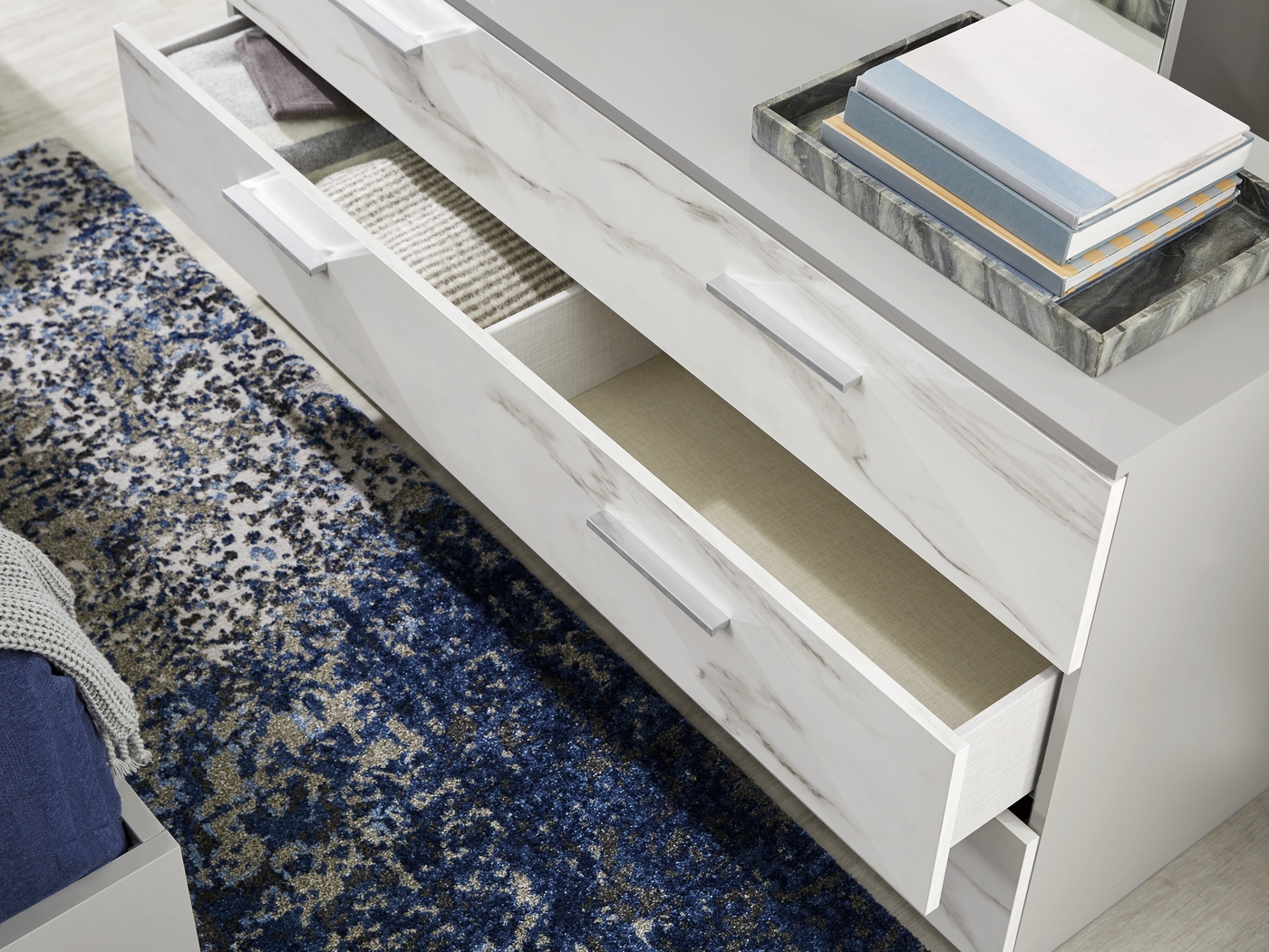 Beatrice Gray 5 Pc Queen Bedroom - Thumbnail - Image 11