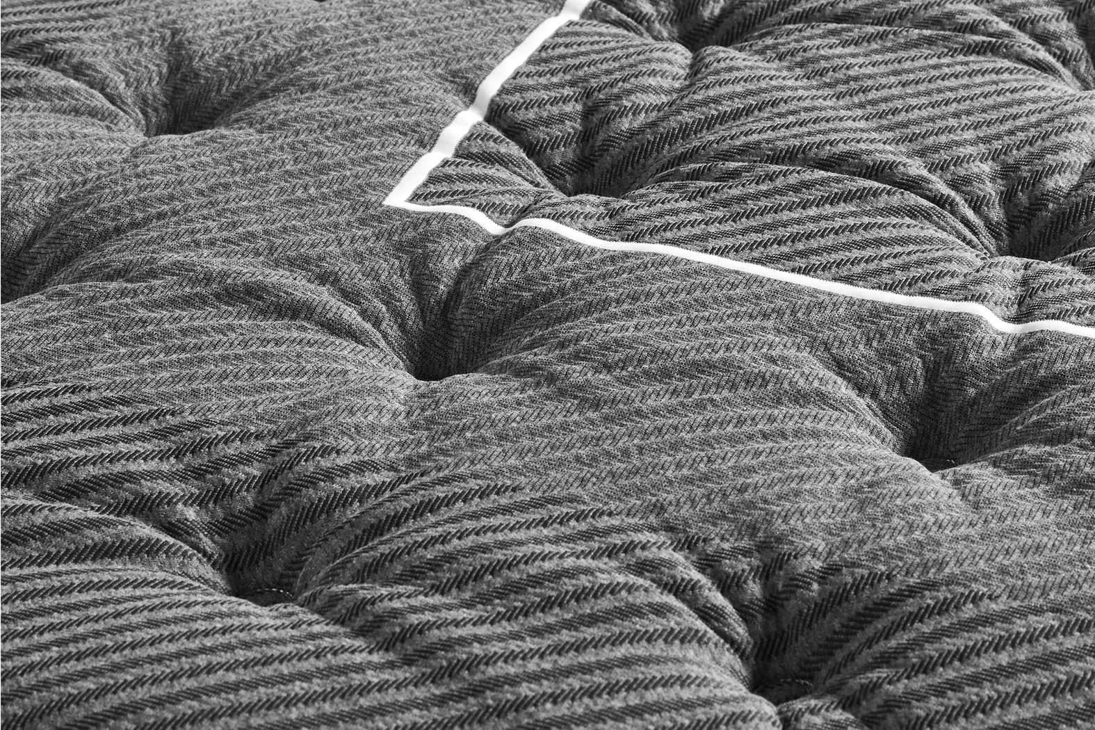 Beautyrest Black Natasha II Queen Mattress Set - Thumbnail - Image 3