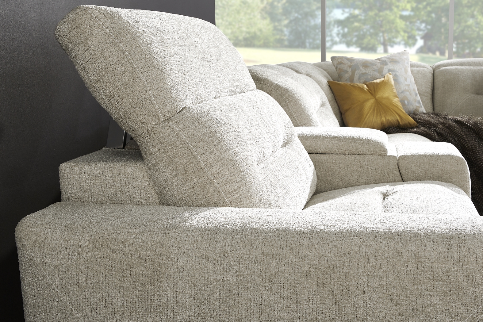 Belia Beige 9 Pc Dual Power Reclining Sectional Living Room - Thumbnail - Image 8