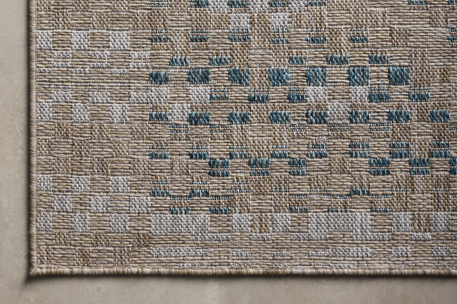 Bell Canyon Natural 6'7 x 9'4 Indoor/Outdoor Rug - Thumbnail - Image 2