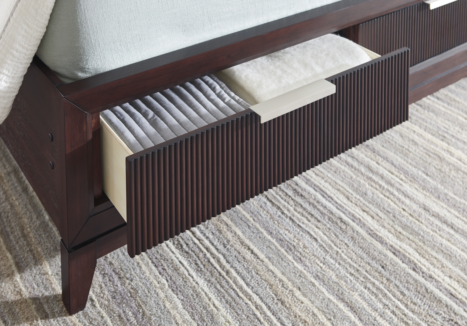 Bellante Brown 5 Pc King Panel Bedroom with Storage - Thumbnail - Image 5