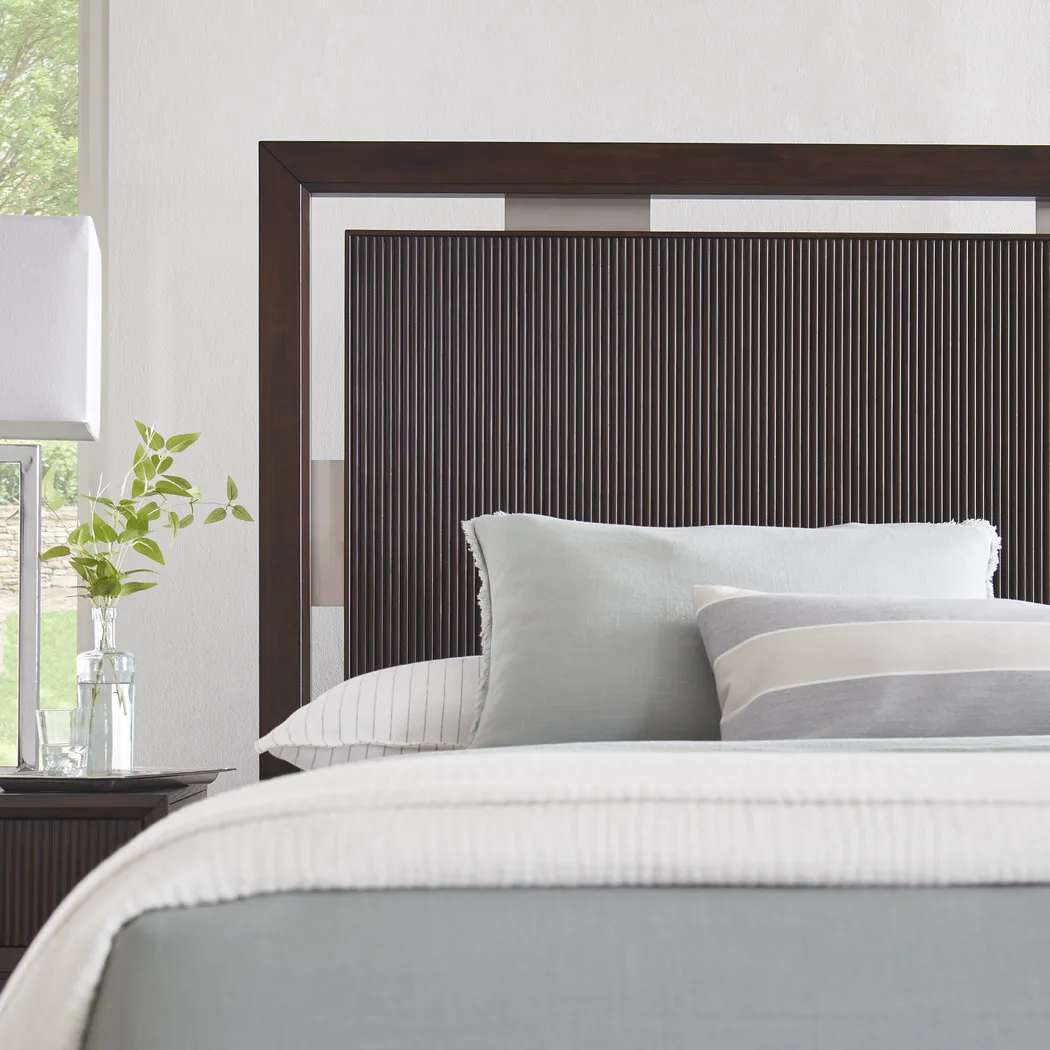 Bellante Brown 3 Pc Queen Panel Bed with Storage - Thumbnail - Image 4