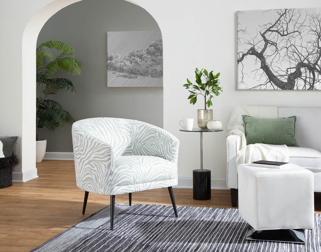 Bellglen Black Accent Table - Thumbnail - Image 7