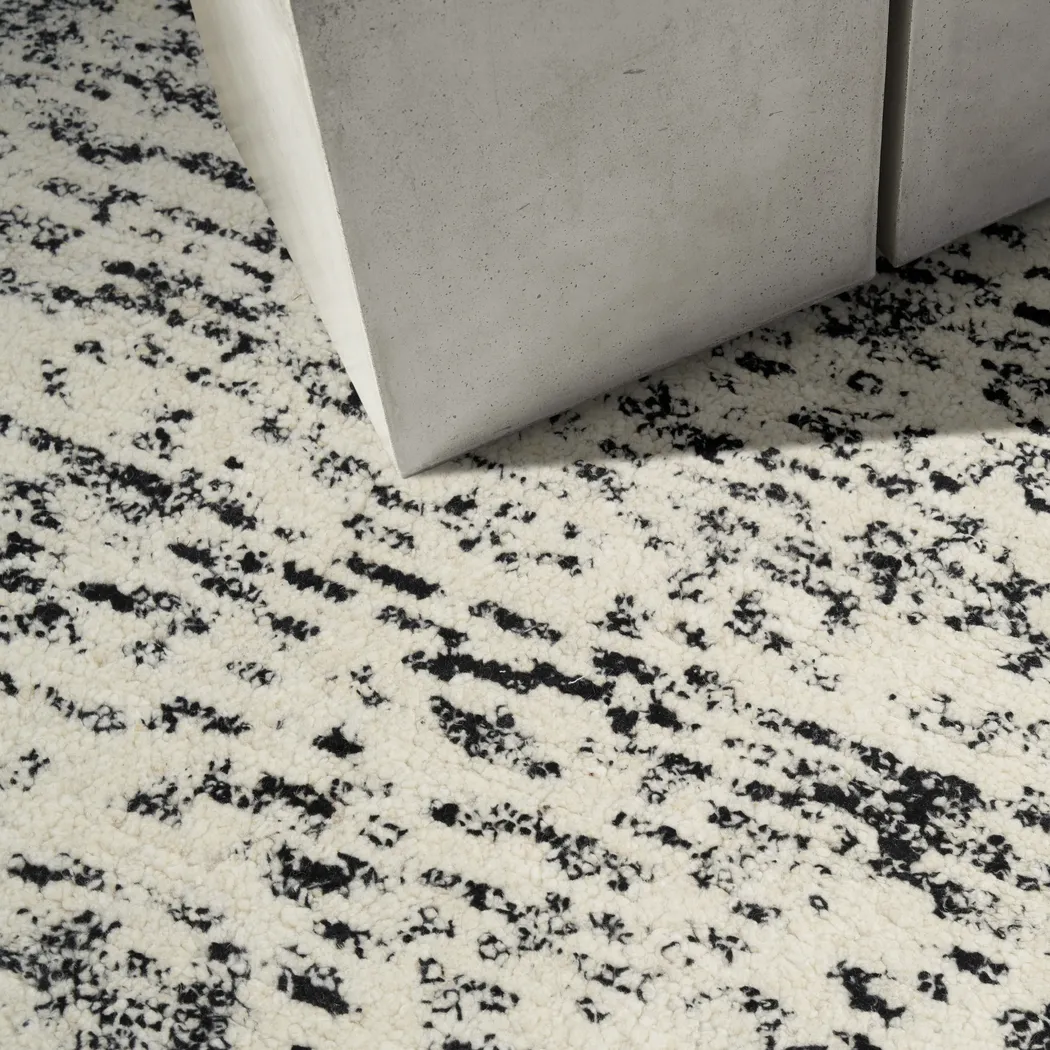 Bellport Ivory/Black 5'3 x 7'3 Rug - Thumbnail - Image 3