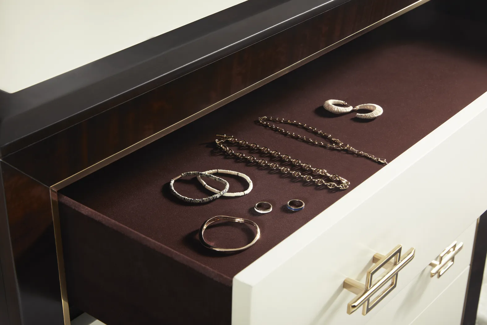 Belmont Place Espresso Chest - Thumbnail - Image 3