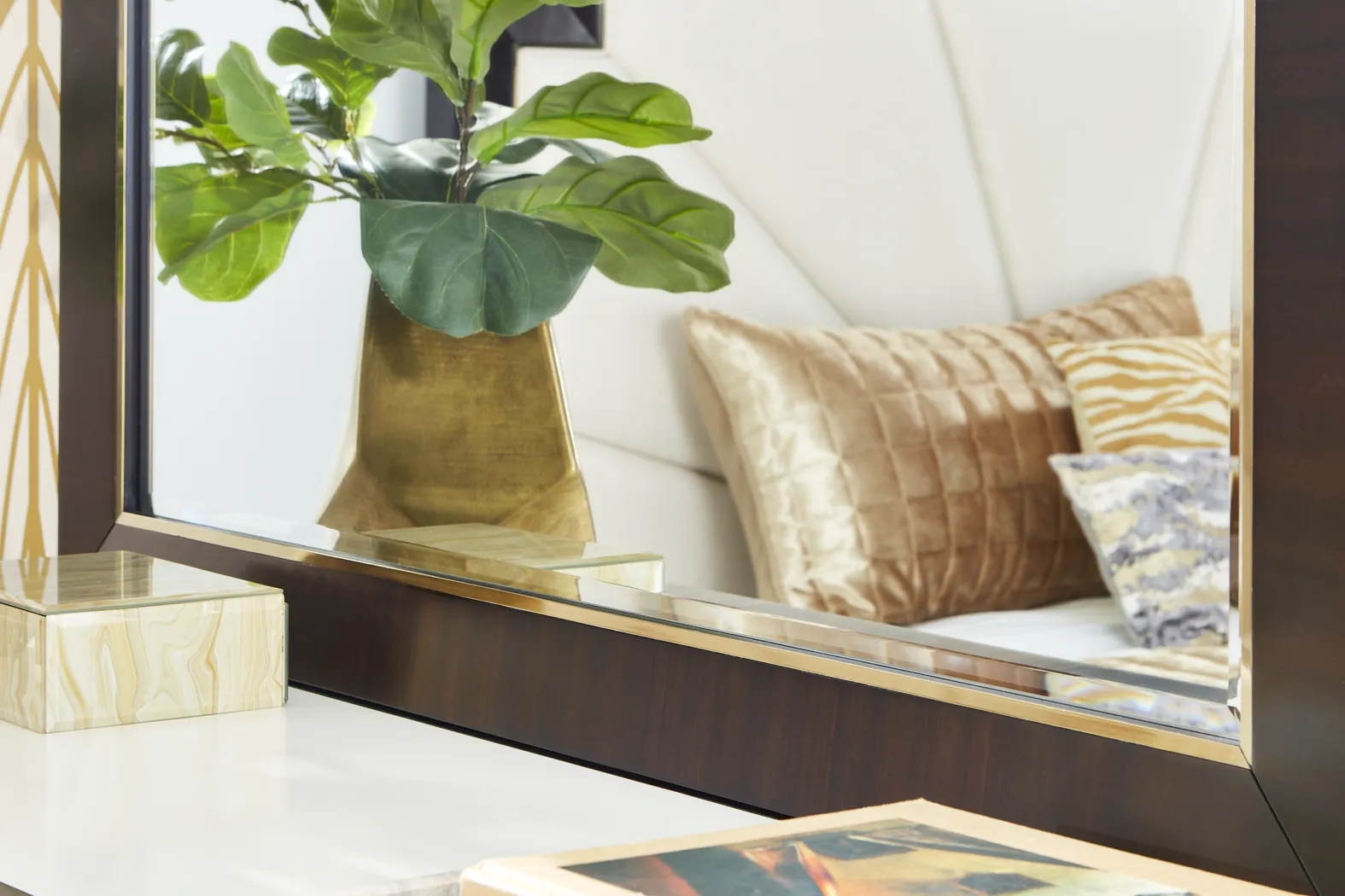 Belmont Place Espresso 5 Pc Queen Upholstered Bedroom - Thumbnail - Image 9