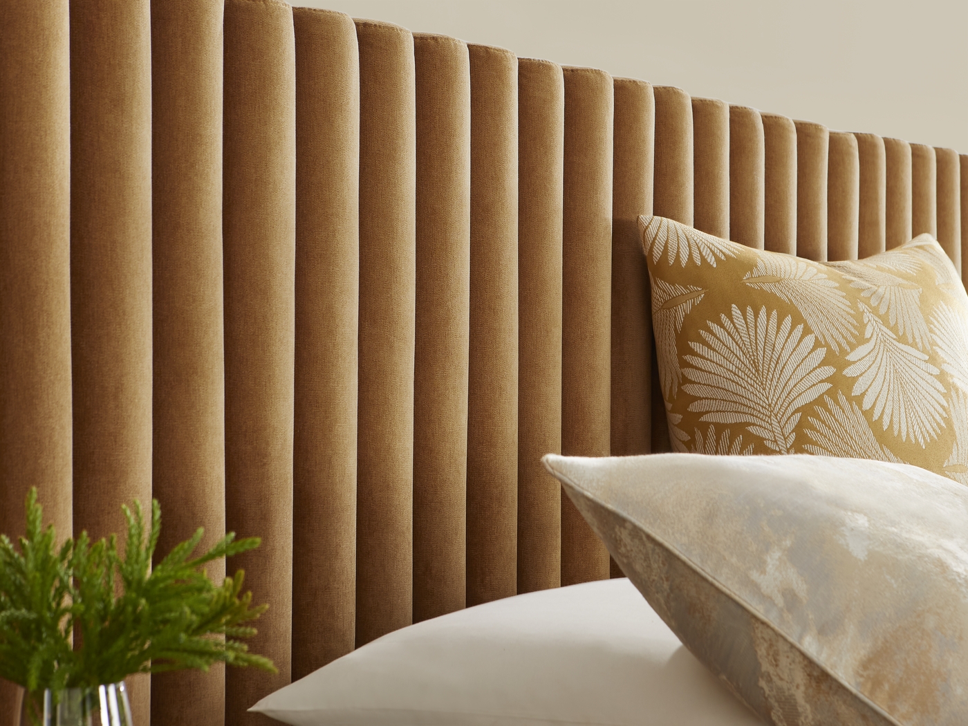 Belvedere Cognac 3 Pc Queen Upholstered Storage Bed - Thumbnail - Image 3