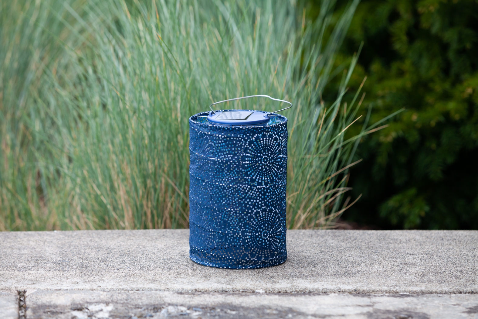 Bento Shade Outdoor Blue Solar Lantern - Thumbnail - Image 2
