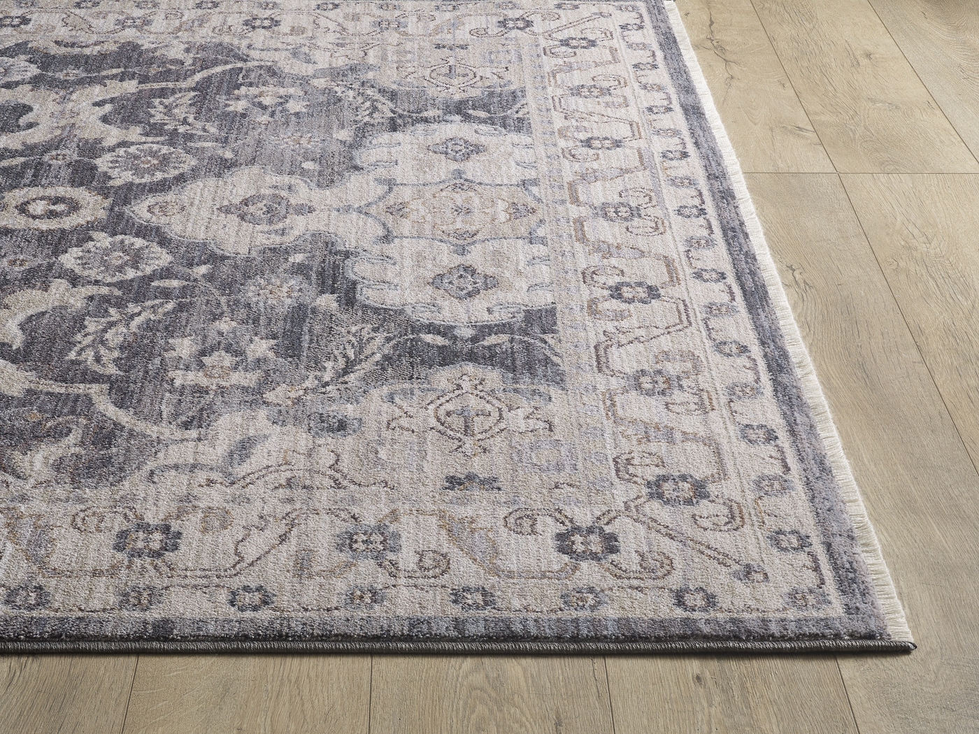 Beresrock Gray 7'10 x 9'10 Rug - Thumbnail - Image 3