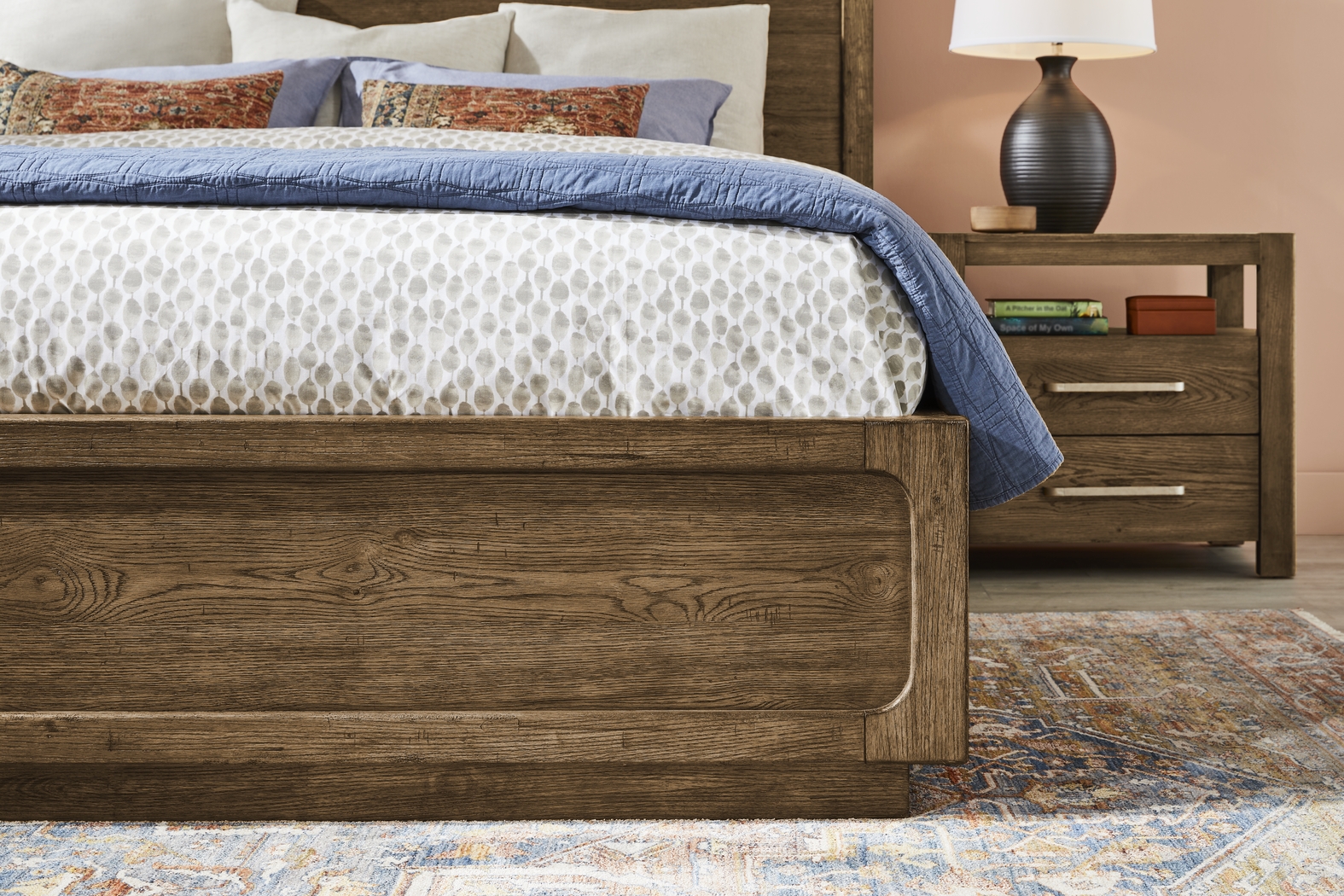 Berkview Place Brown King Bed - Thumbnail - Image 4