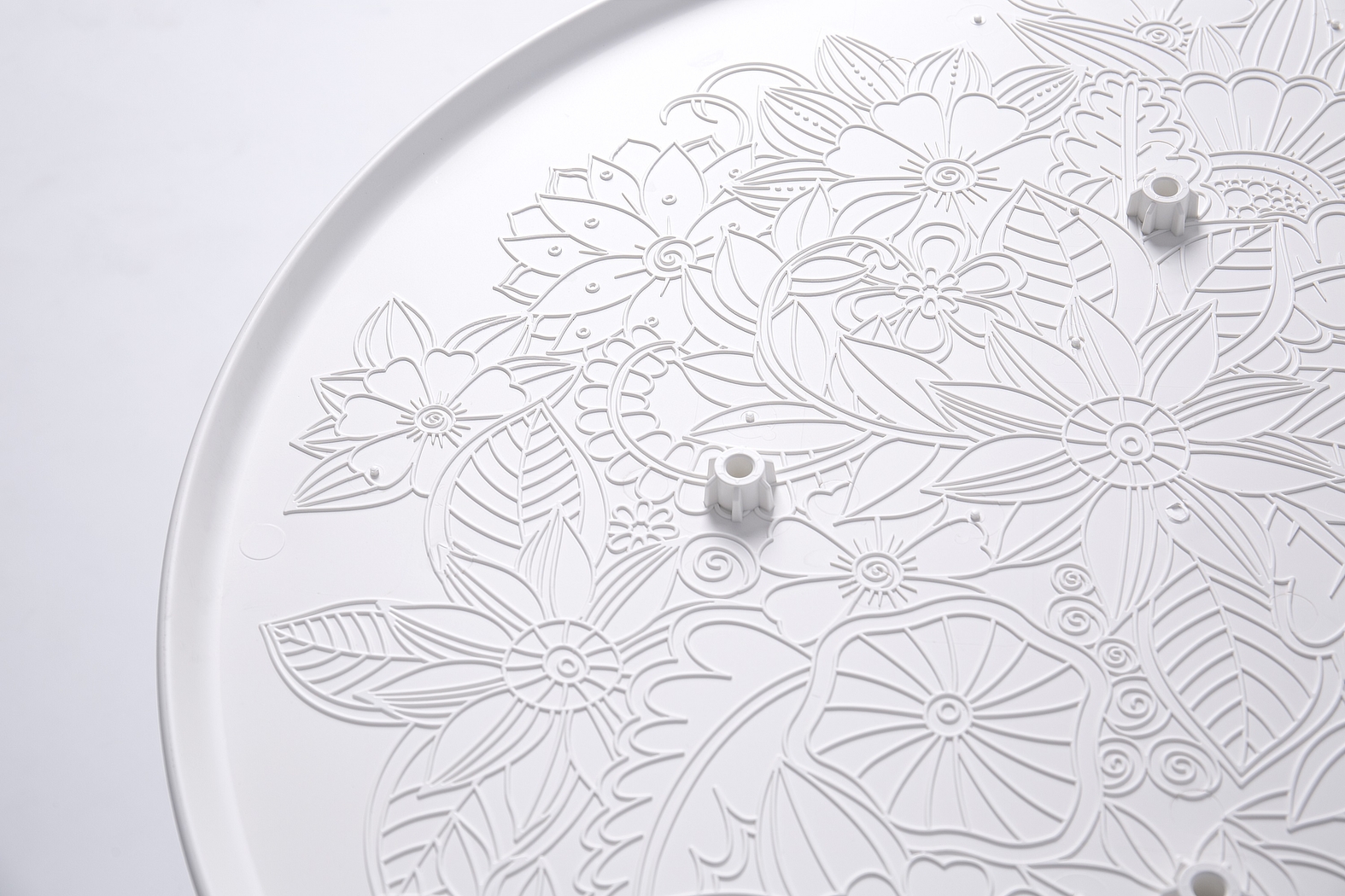 Beswick White 35 in. Round Outdoor Dining Table - Thumbnail - Image 2