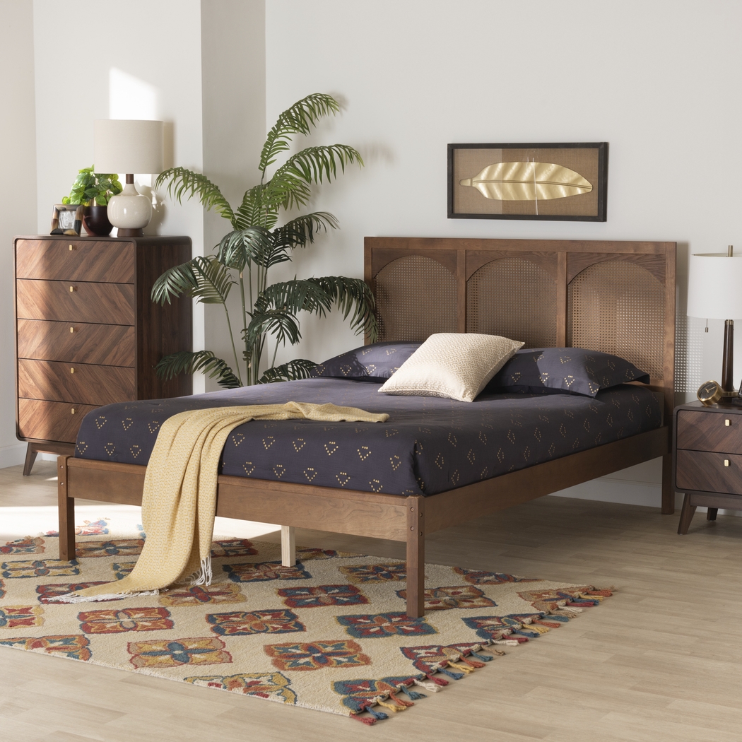 Bethwayne Brown King Platform Bed - Thumbnail - Image 2