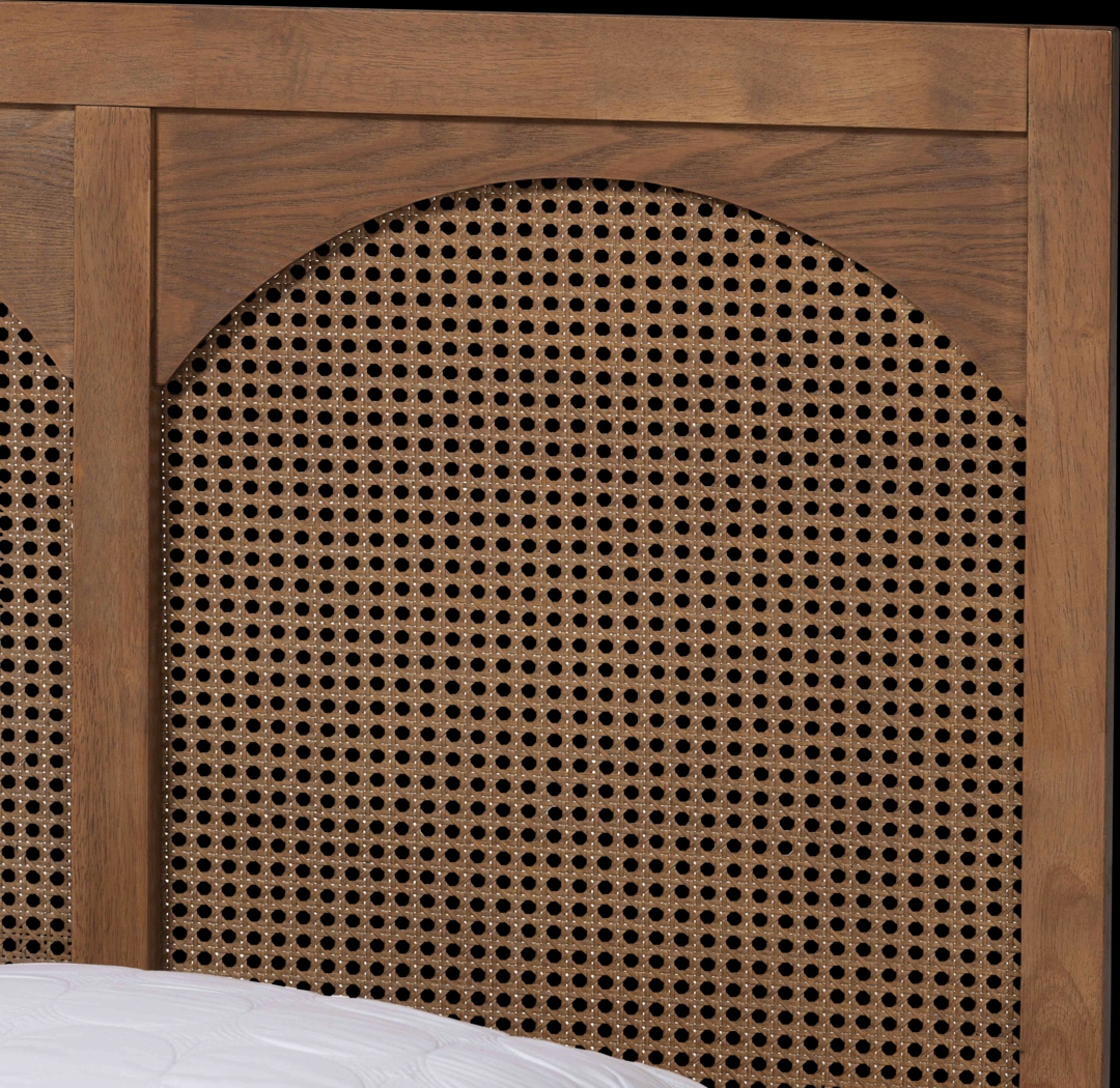 Bethwayne Brown King Platform Bed - Thumbnail - Image 6