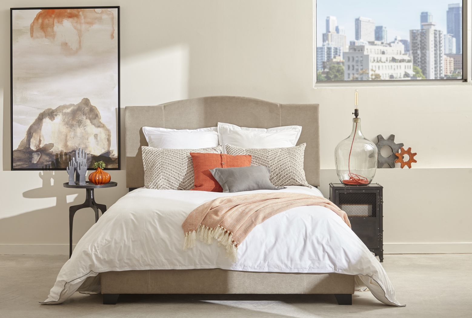 Bintliff Beige Queen Bed - Thumbnail - Image 7