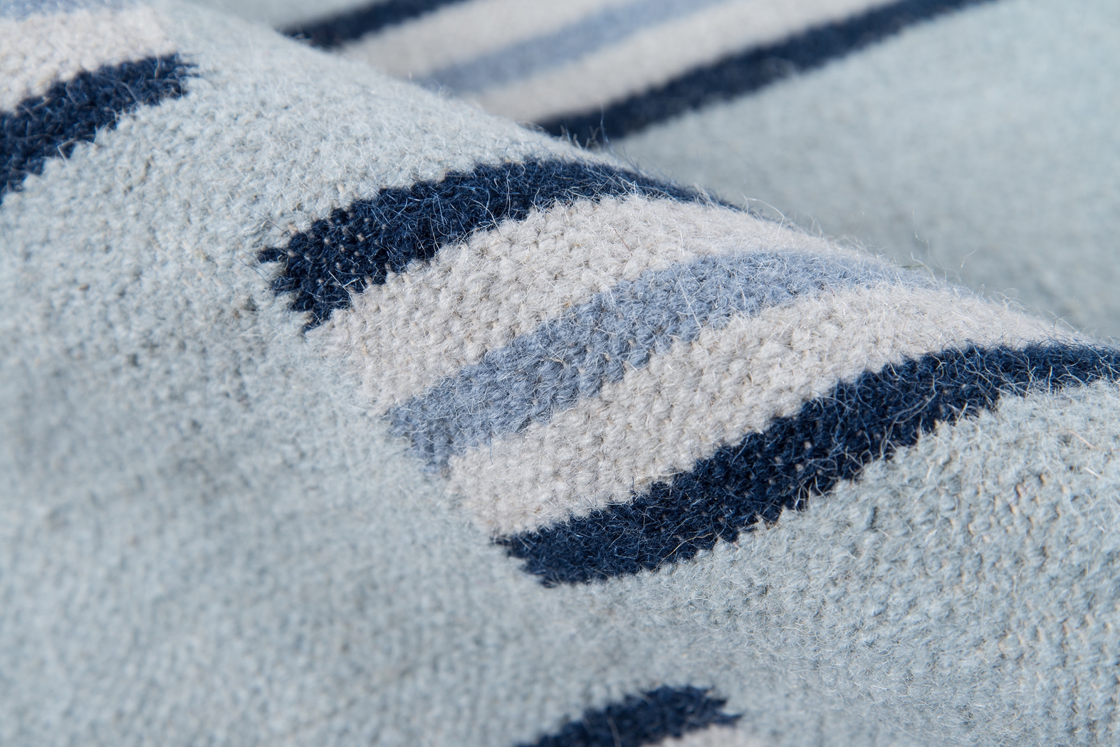 Birta Light Blue 7'6 x 9'6 Rug - Thumbnail - Image 4