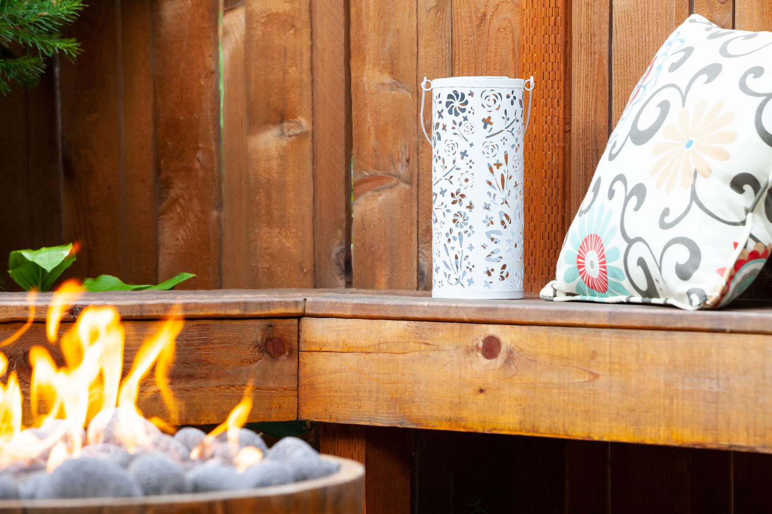 Blossom Hill White Outdoor Solar Lantern - Thumbnail - Image 4