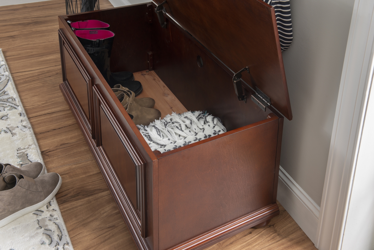 Bolanos Cherry Cedar Chest - Thumbnail - Image 10