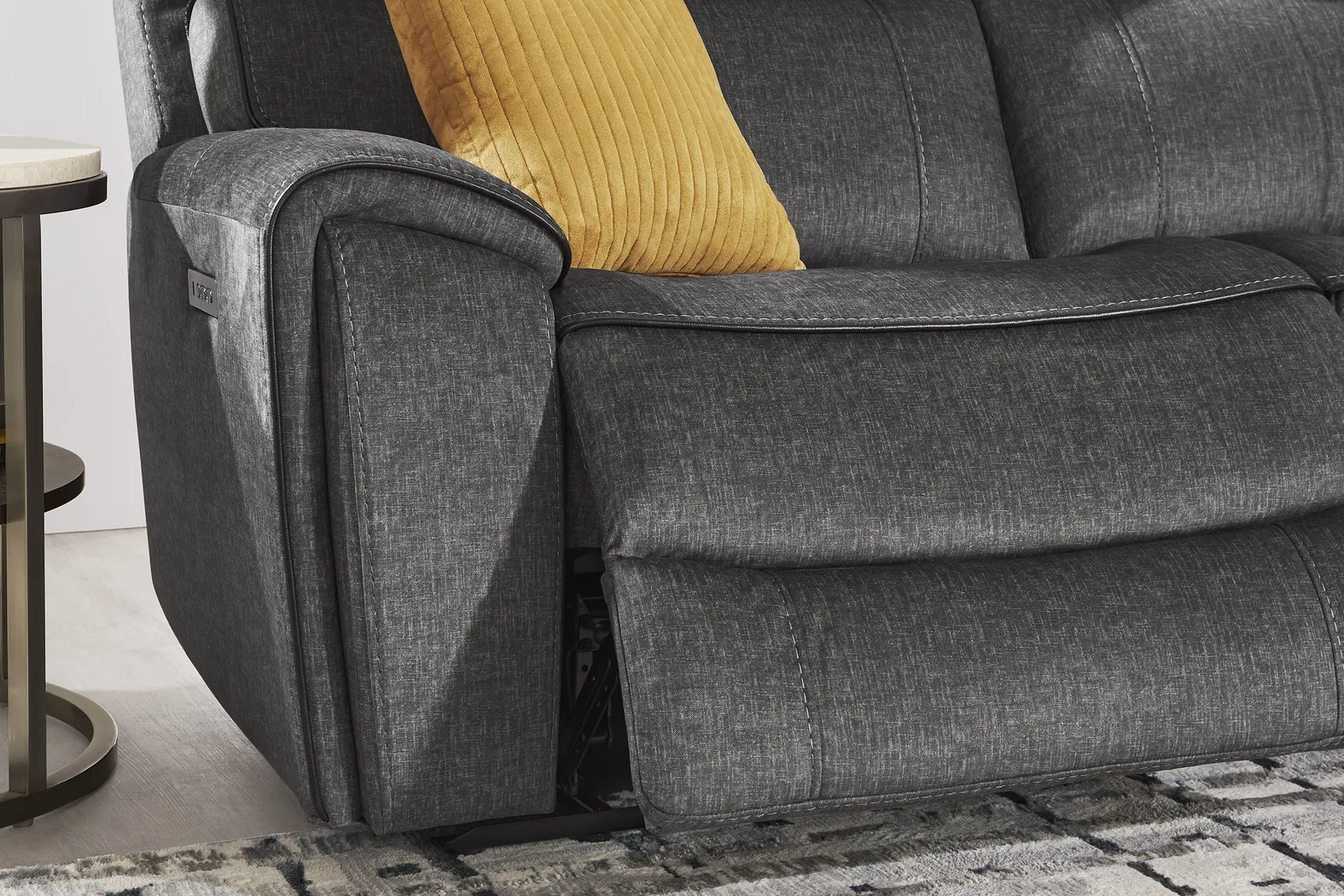 Bradshaw Place Dark Gray 5 Pc Dual Power Reclining Sectional - Image 5