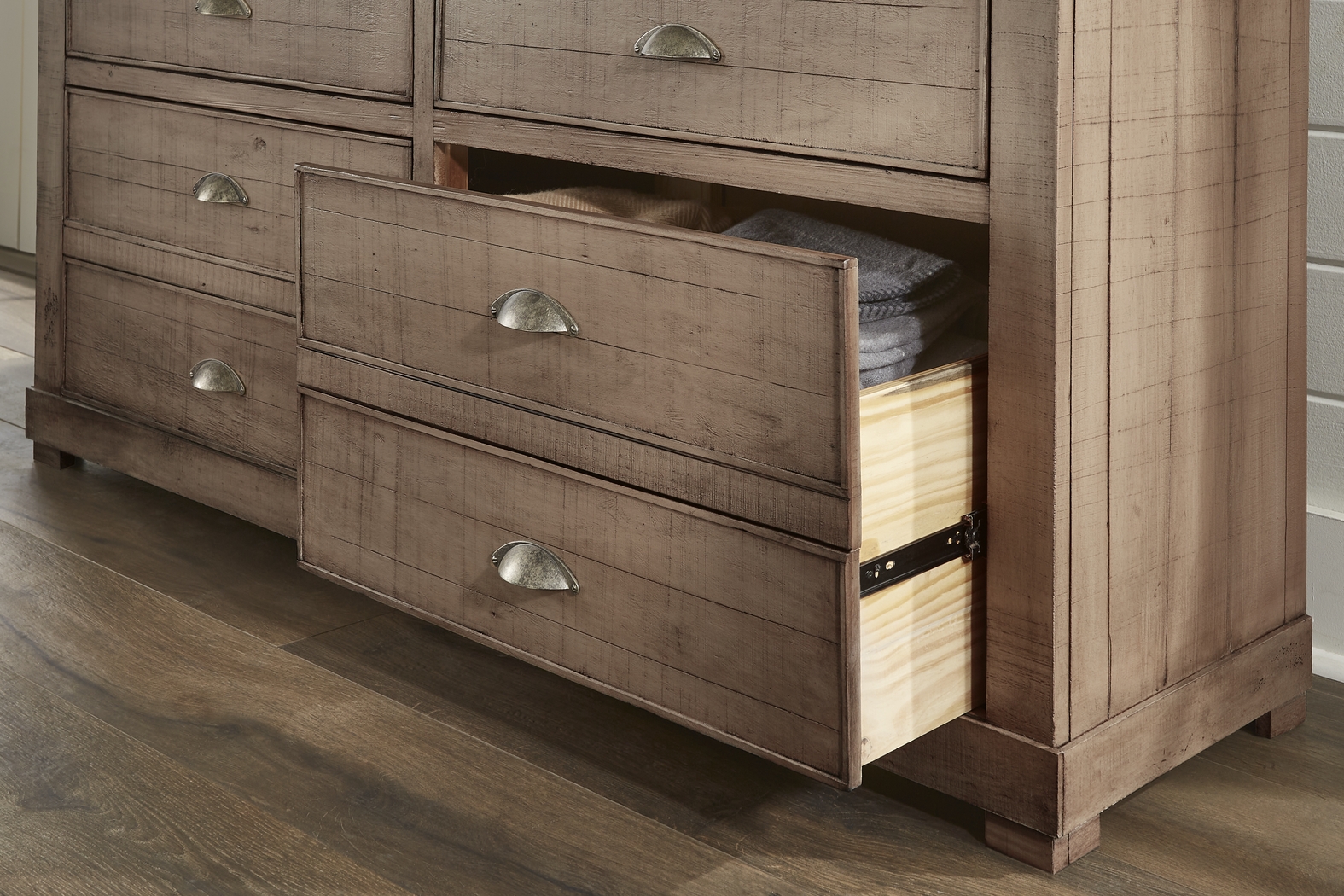 Braxton Place Gray Dresser - Thumbnail - Image 3