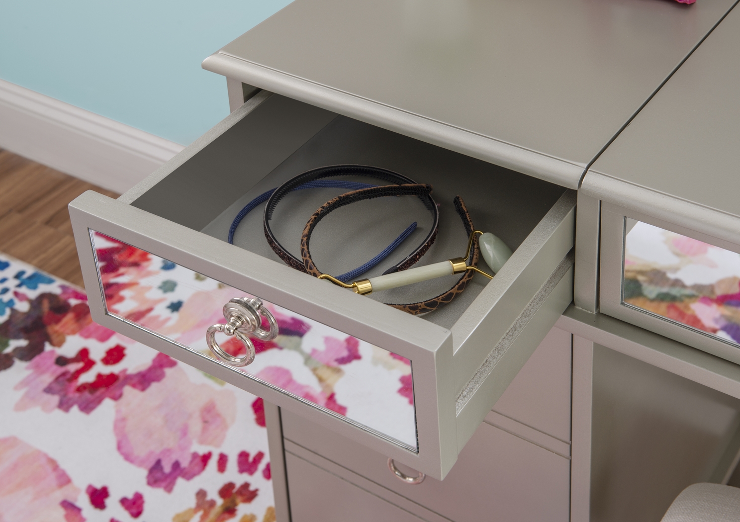 Bream Gray Vanity Set - Thumbnail - Image 6